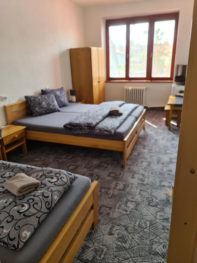 Hotel Koruna Rožnov pod Radhoštěm Exterior foto