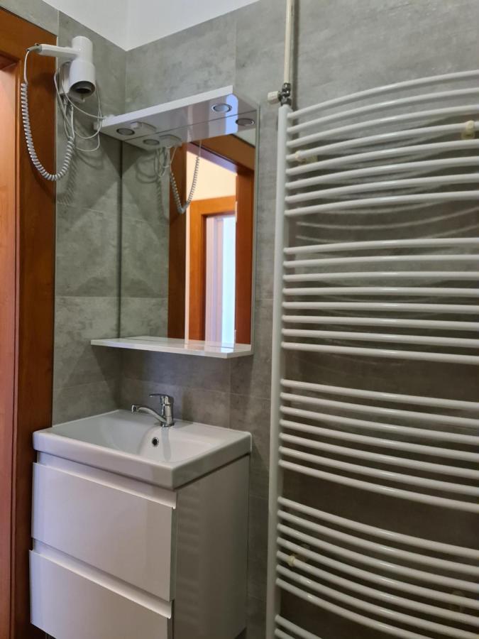 Hotel Koruna Rožnov pod Radhoštěm Exterior foto