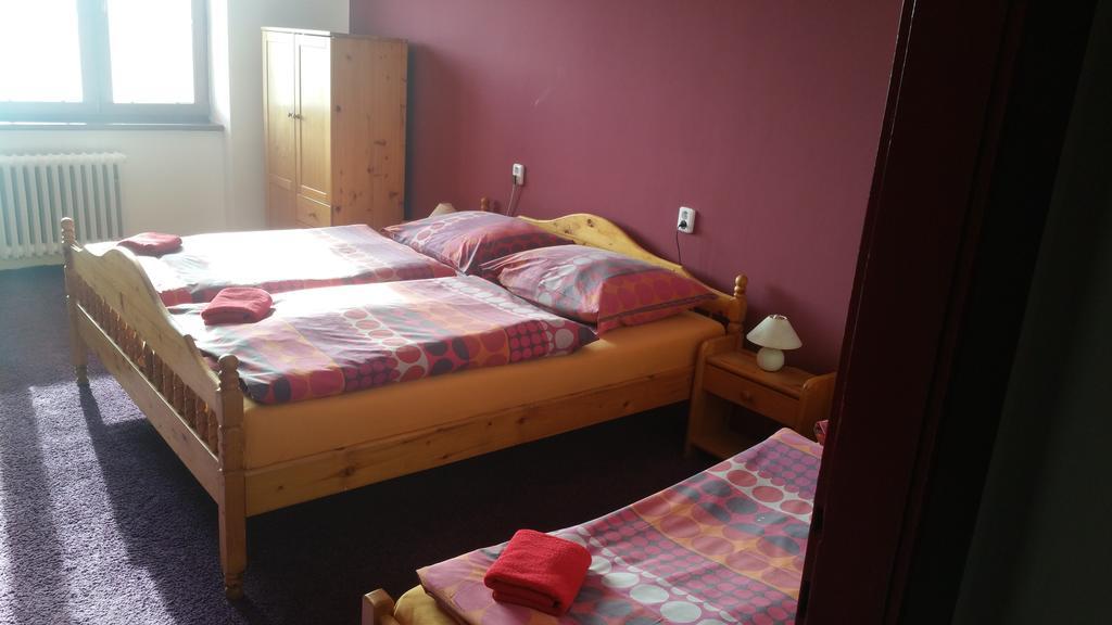 Hotel Koruna Rožnov pod Radhoštěm Habitación foto