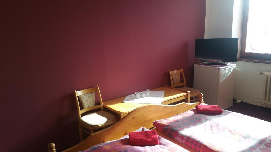 Hotel Koruna Rožnov pod Radhoštěm Habitación foto
