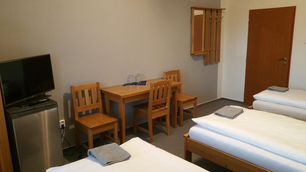 Hotel Koruna Rožnov pod Radhoštěm Habitación foto