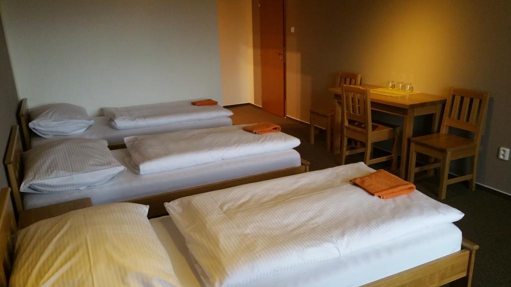 Hotel Koruna Rožnov pod Radhoštěm Habitación foto
