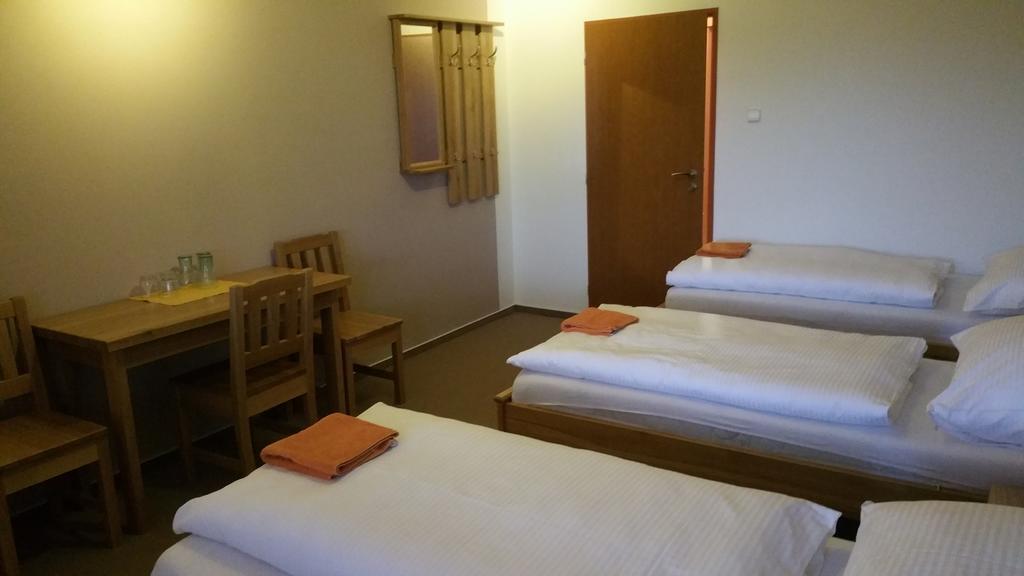 Hotel Koruna Rožnov pod Radhoštěm Habitación foto