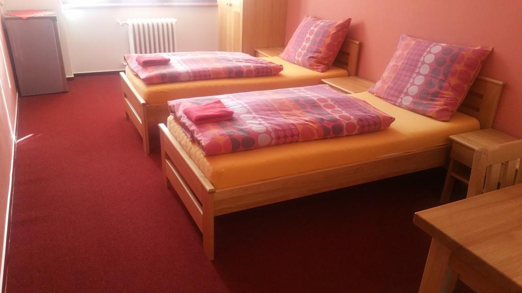 Hotel Koruna Rožnov pod Radhoštěm Habitación foto