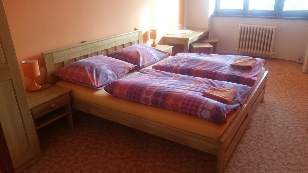 Hotel Koruna Rožnov pod Radhoštěm Habitación foto