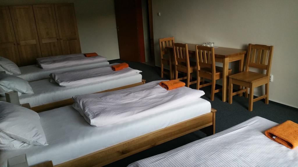 Hotel Koruna Rožnov pod Radhoštěm Habitación foto